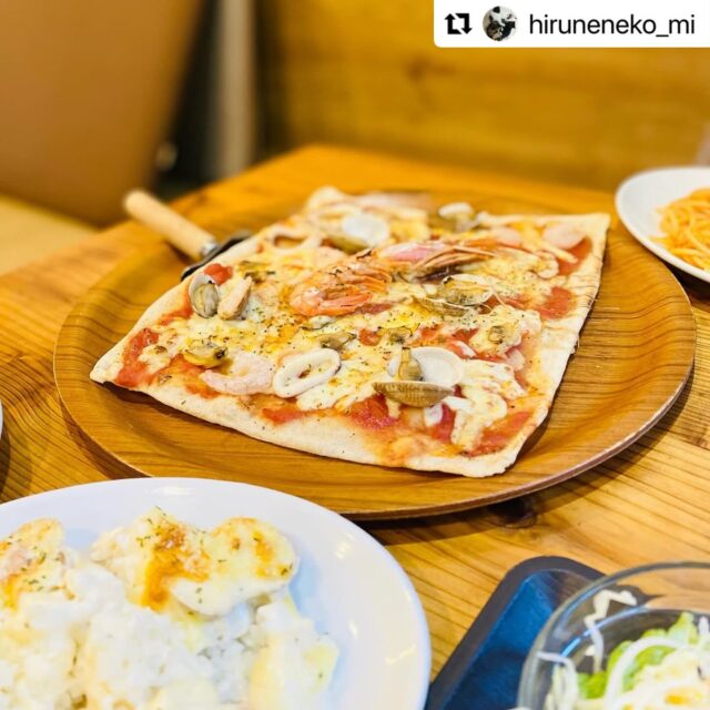 .
ご来場ありがとうございました😊✨✨

#Repost @hiruneneko_mi with @use.repost
・・・
母と高山村の子安温泉へ♨️
リニューアル後2回目の訪問ですが、幼いころ連れてきてもらった思い出のある温泉です。
風呂場は昔から変わらない、趣のある木のお風呂。

昔は無かった食堂で、お昼ごはんを食べて、食後にはサービスのホットコーヒーをいただきました☕️

2回目の入浴後は手作りアイス(300円、これがとっても美味❤︎)を食べて、ちょっと寒くなって帰りました🥶
せっかくのふとまったのに〜！

建て替えをされるそうで、新しい建物の基礎工事が行われていました。
どんなふうに変わるんだろう。
思い出のお風呂は無くなっちゃうのかな？

#子安温泉 #高山村の温泉 
#子供時代の思い出 
#のふとまる