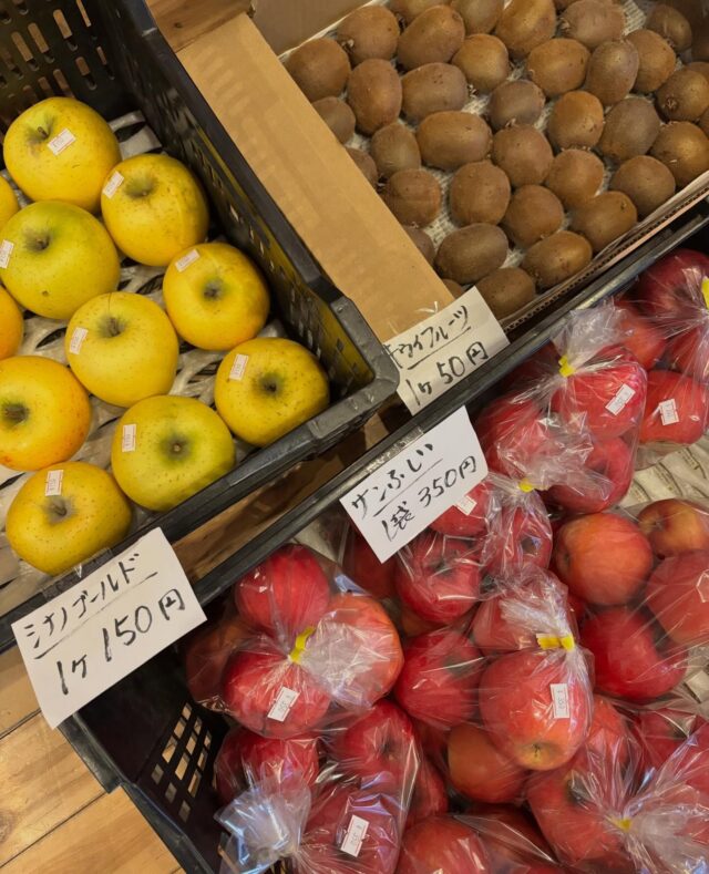 .
りんご🍎並んでます☺️
晴れた日の冬の景色は
どこを切り取っても本当にきれいです🥹