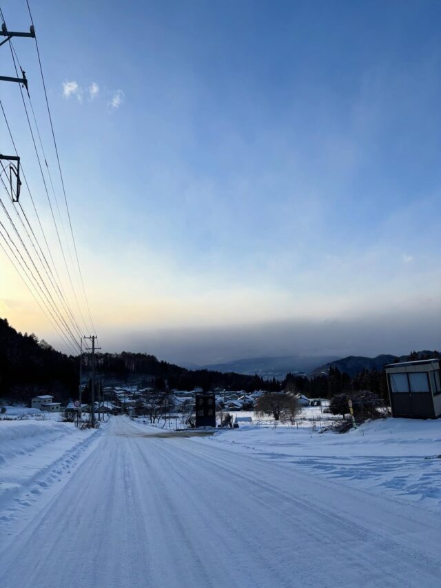 .
いつかの吸い込まれそうな空😲
ここからの景色、つい車を停めて眺めたくなります