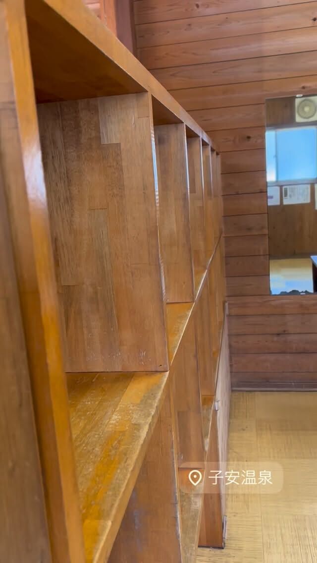 .
こちらも雰囲気いいねと言っていただく脱衣所
動画は男湯です💁
建て替え前の子安温泉もぜひご利用ください☺️